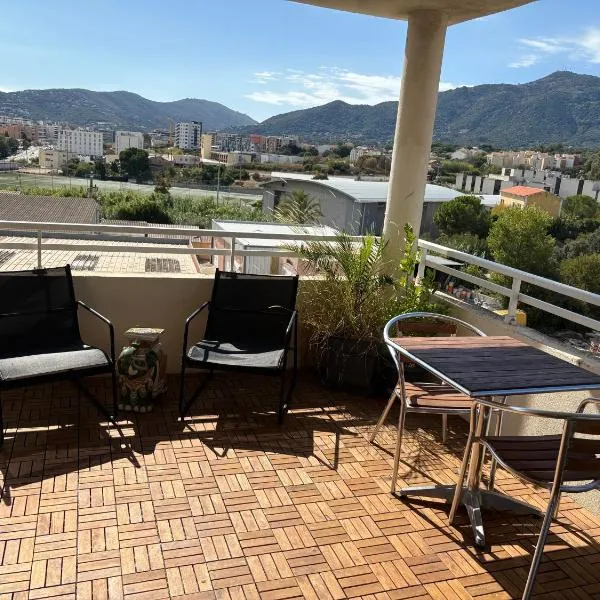 T3 à Ajaccio - 2 chambres avec terrasse et parking gratuit proche du centre ville et des plages, hotel din Ajaccio