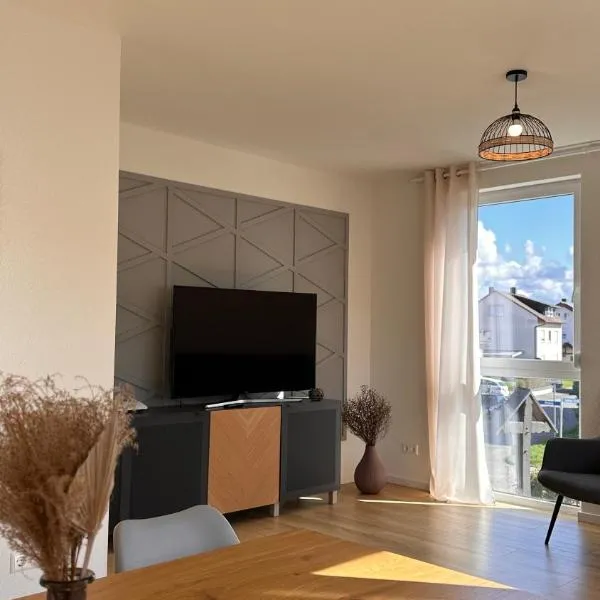 AMAO-Grey - Spacious Family Apartment - 6 Guests - Parking, hotell i Rheinhausen
