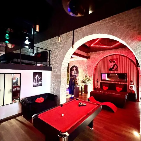 Évasion secrète, Love room & SPA, hotel din Lons-le-Saunier