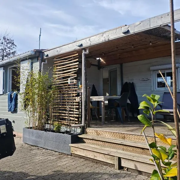 Chalet 47m2 climatisé, piscine,linge fourni, ξενοδοχείο σε Gujan-Mestras