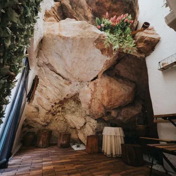 Casa de la Cueva, hotel a Figueroles