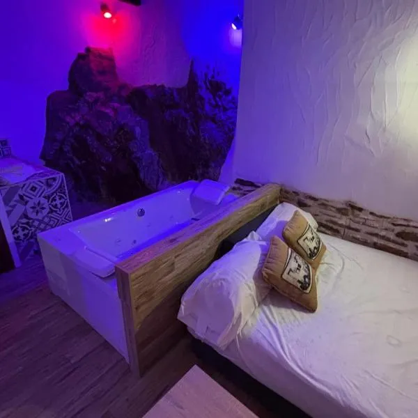 Viesnīca El Tumbao con romántica bañera de hidromasaje para dos pilsētā Laroya
