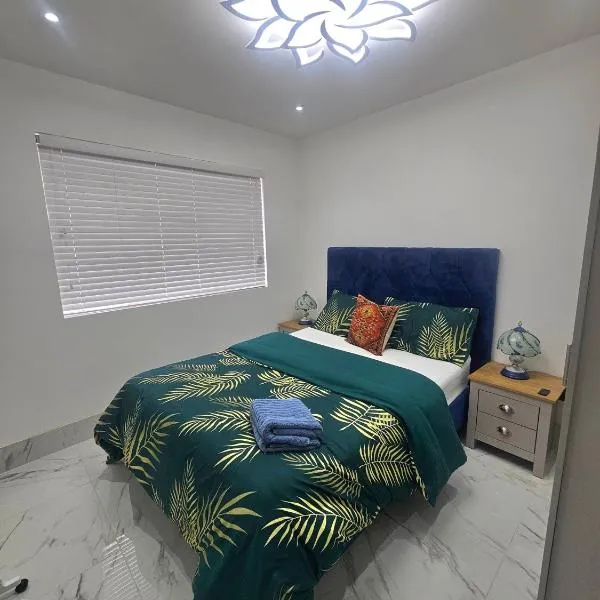 Heaven, hotell sihtkohas Sutton