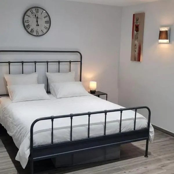 Chez fina، فندق في آث