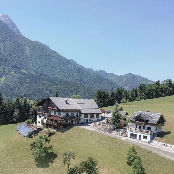 Hotel Sonnfeld، فندق في هينترستودر