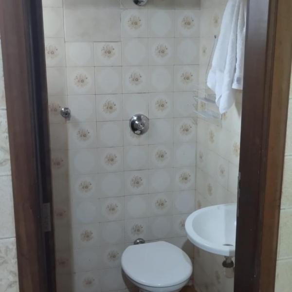 Apartamento Simples Central, localização excelente - Foto 4