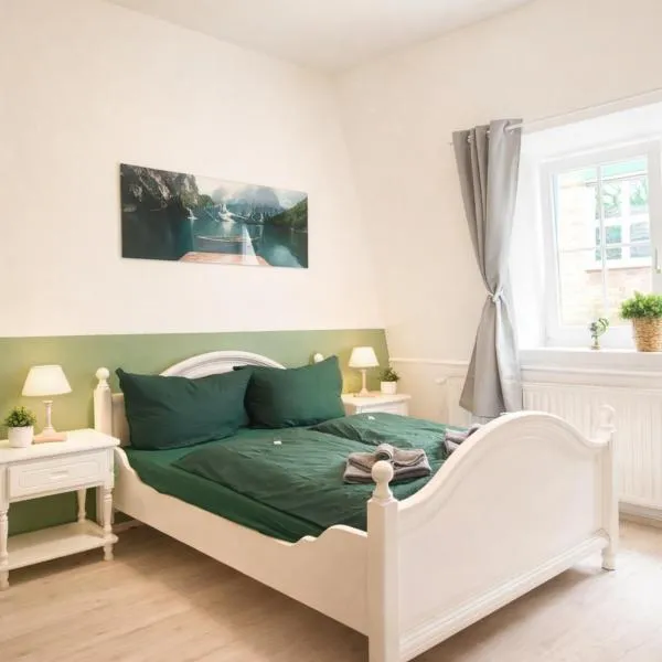 SchaeBu! 6 Apartment Altmarkt im Grünen, hotell i Cottbus