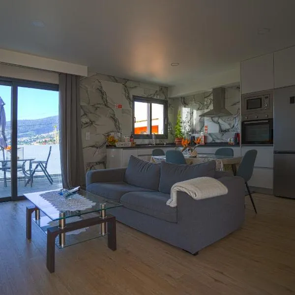 Moonfall House: Arco da Calheta'da bir otel