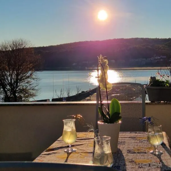 Apartman na otoku Krku blizu plaže, hôtel à Čižići