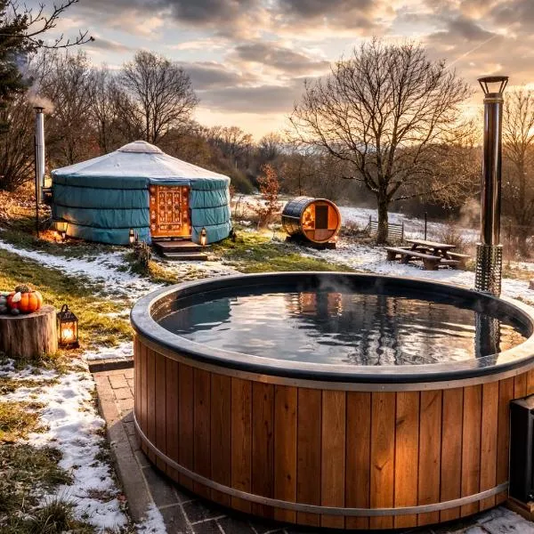 Jurta pod Blaníkem s wellnes، فندق في Chotýšany