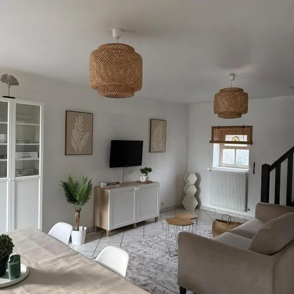Appartement Maisonnette pour 4 personnes, hotelli kohteessa La Ferté-Vidame