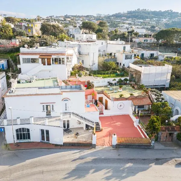 Forio d'Ischia में, होटल La Perla Sul Mare