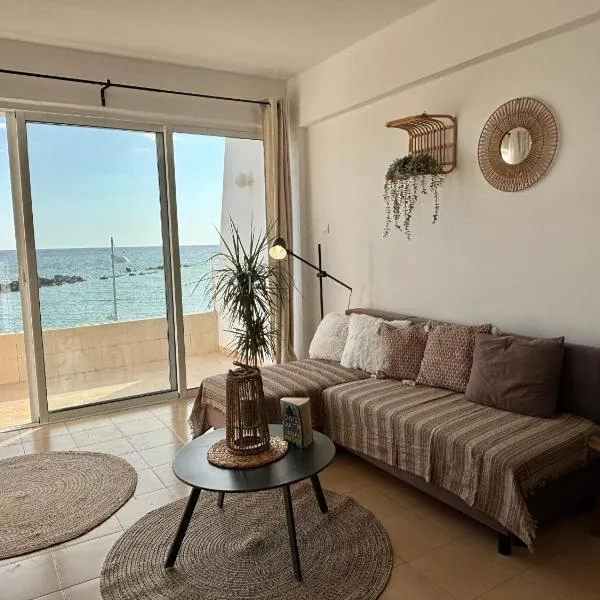 SEA VIEW Apartment in Paphos Port, hotel a Pafos
