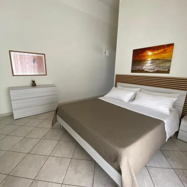Sea & Sun - Guest House, hotel in Bisceglie