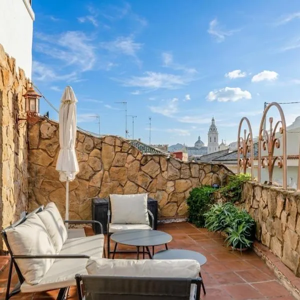 TROBAT18 - Castle View Luxury Duplex with Private Terrace, Hotel in Xàtiva