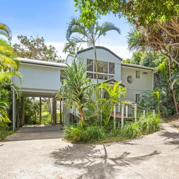Surf Gums, Sleeps 9, Pet Friendly, Fully Renovated, Hotel in Point Lookout