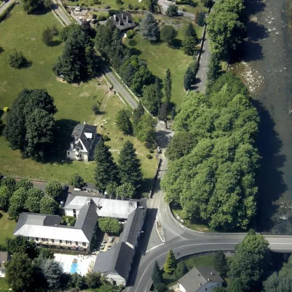 Auberge de la Vallée d'Ossau, hotel a Izest