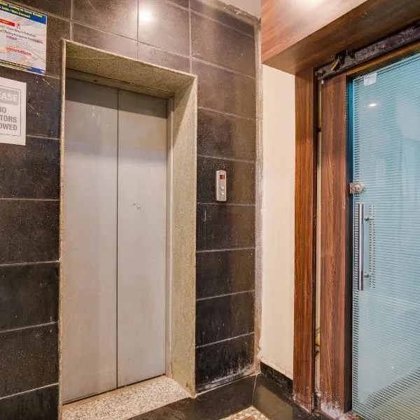 Super Collection O PNR COMFORT KHAIRATABAD, hotelli kohteessa Hyderabad