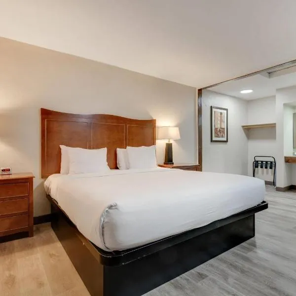 Suburban Studios near Mesa Verde, hotel em Cortez