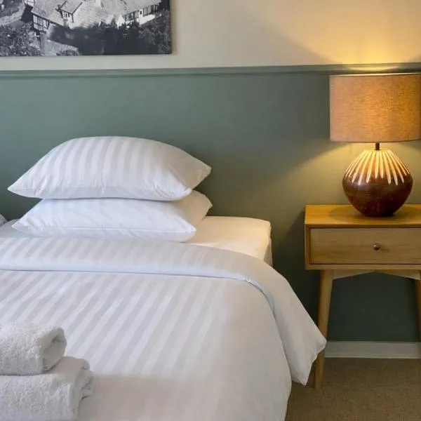 Klippen Hotel - Grevens Dal, hotelli kohteessa Gudhjem