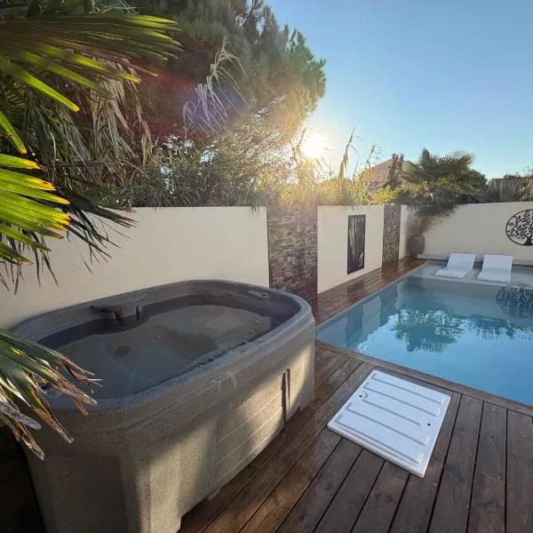 Villa 300m de la mer, Chatelaillon Piscine et SPA, hotel em Châtelaillon-Plage