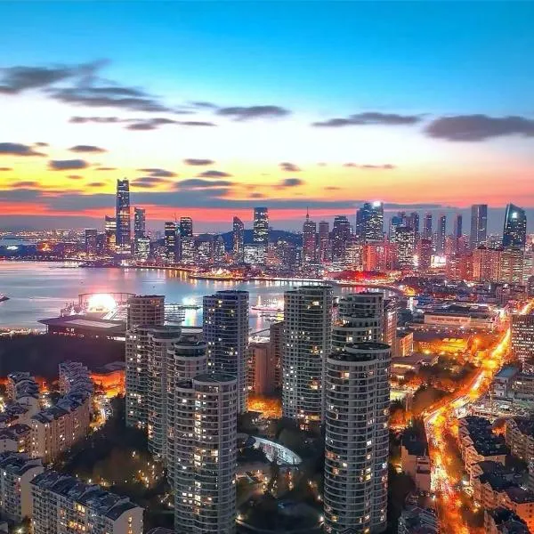 Qingdao Yiran Wanjia Hotel Apartment (May Fourth Square Wanxiang City Branch), hotel u gradu 'Tsingtao'