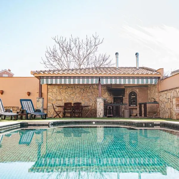 Villa Oropéndola para familias, a pocos minutos de Granada, Piscina agua salada, Parking privado, Barbacoa, Chimenea, 14 pax, hotel in Belicena