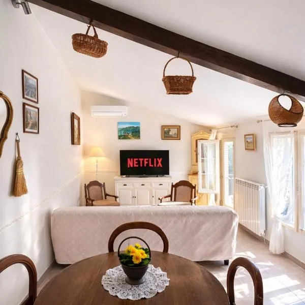 LaPetite Maison Abigail, Peaceful home in Avignon: Avignon şehrinde bir otel