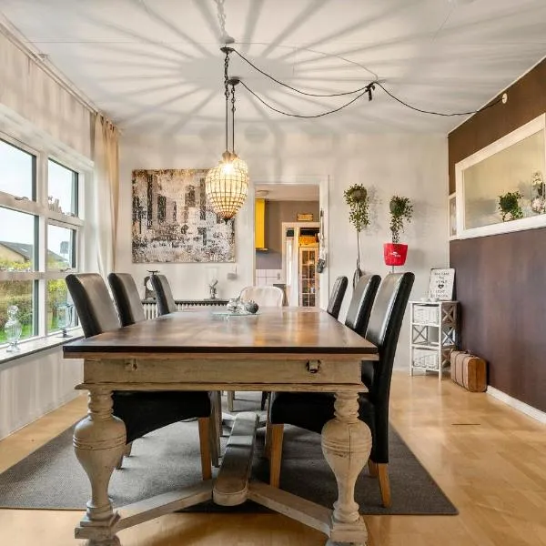 Den Gamle Apotekergaard, khách sạn ở Høng