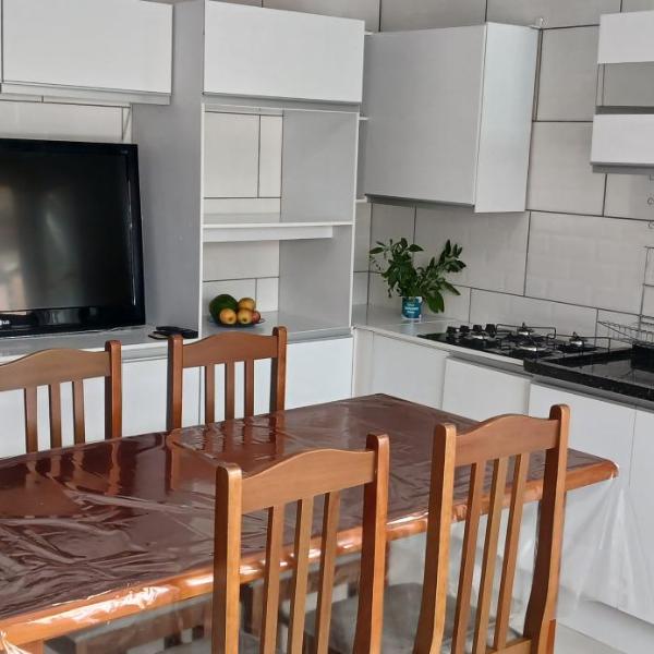Casa reformada com Wi-Fi, garagem e lavanderia - Foto 4