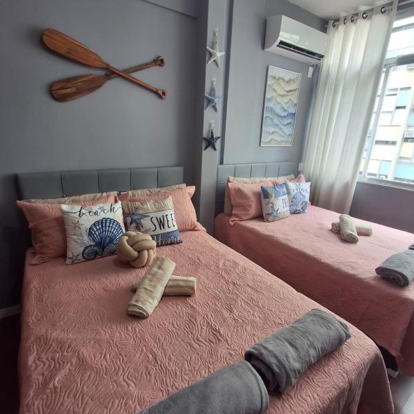 Beautiful Studio in Copacabana one block from the beach!