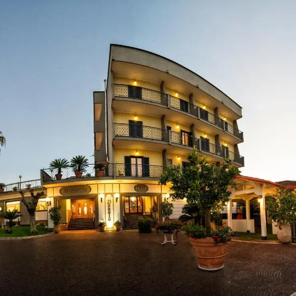 Hotel Ristorante Donato: Calvizzano'da bir otel