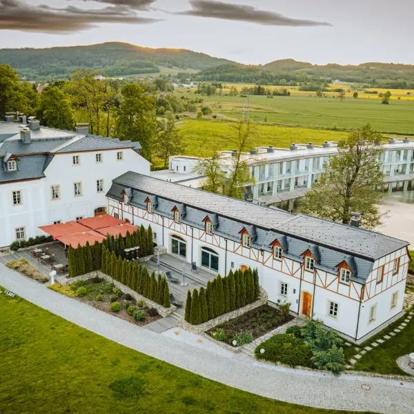 Viesnīca Pałac Pakoszów Schlosshotel Wernersdorf pilsētā Jeleņa Gura