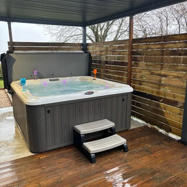 Maison aux portes de Genève et jacuzzi, hotelli kohteessa Saint-Jean-de-Gonville