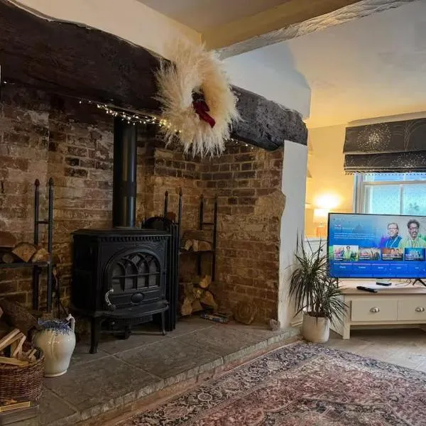 Jackdaw Cottage-Beautiful Cottage, Town Centre, hotel u gradu Vimborn Minster