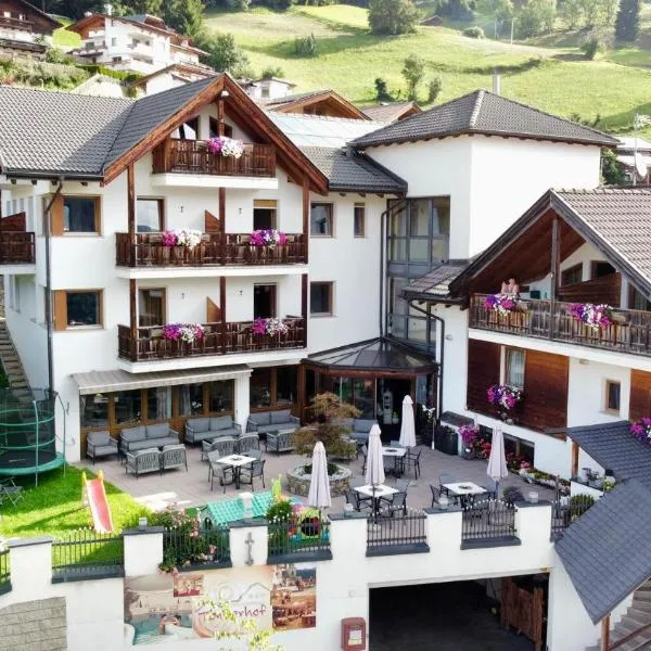 Hotel Tonnerhof, viešbutis mieste Racines