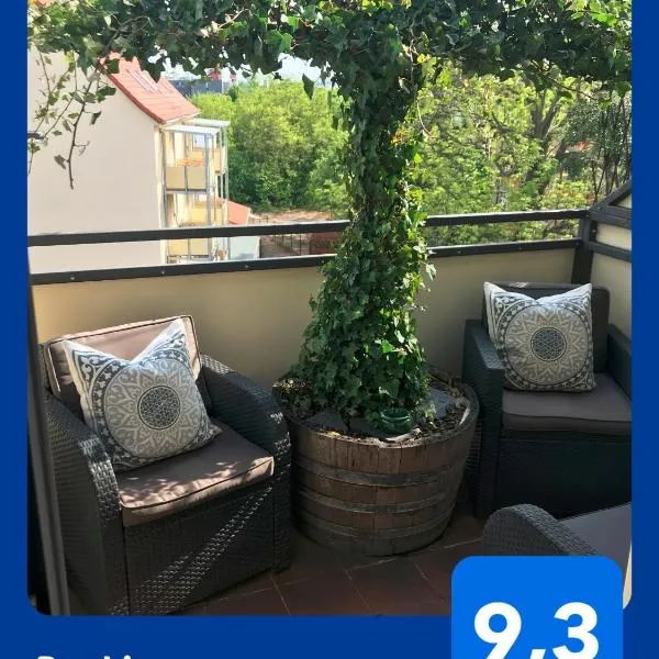 Stadtdschungel FeWo mit Balkon, hotel Cottbusban