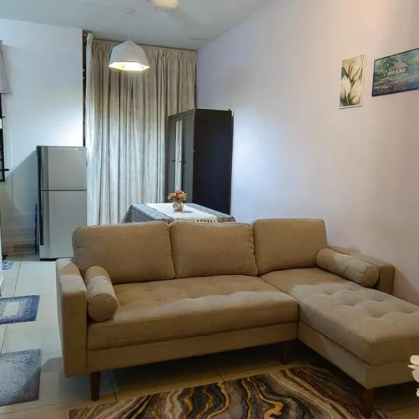 Cybercity Jannath homestay near to Airport KKIA, khách sạn ở Donggongon