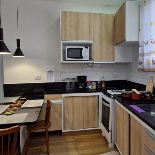 Avenida Copacabana 836 último piso - Apartamento com varanda, 2 quartos, 2 banheiros a 2 quadras da praia - Foto 2