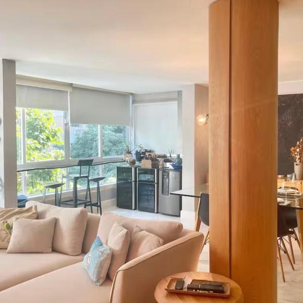 Lindo apartamento na rua do Shopping da Gávea com vaga