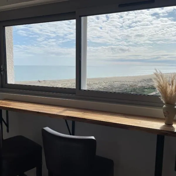 Appartement Port Leucate au bord de la plage Location, Hotel in Leucate-Plage