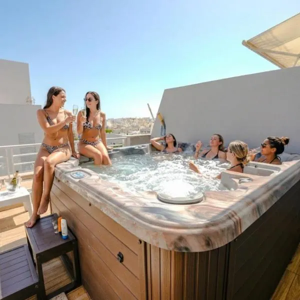 Apartment with Private Jacuzzi and Terrace in St Julians 3 Bedrooms, Hotel in St Julian's