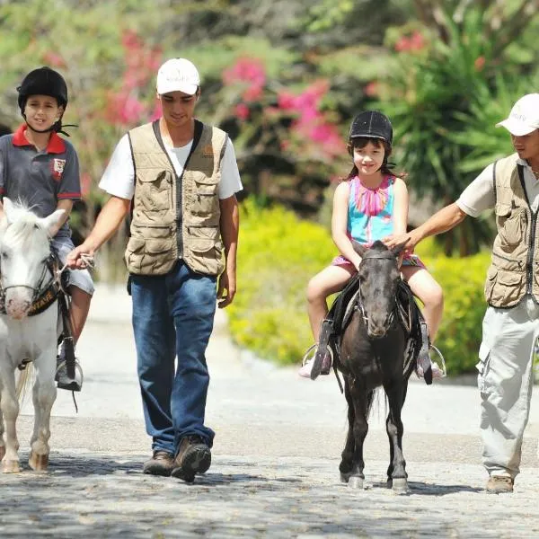 Pousada Fazenda Santa Fe, hotel i Bezerros