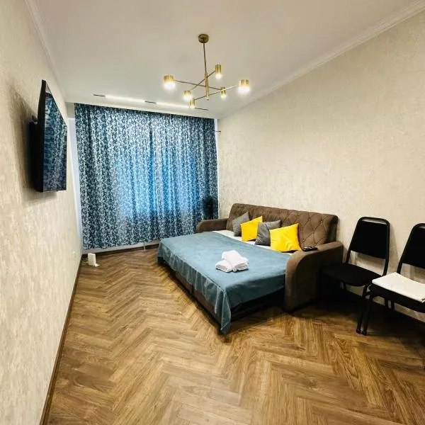 1 комнатная квартира в центре Конаева, hotel sa Kapchagay