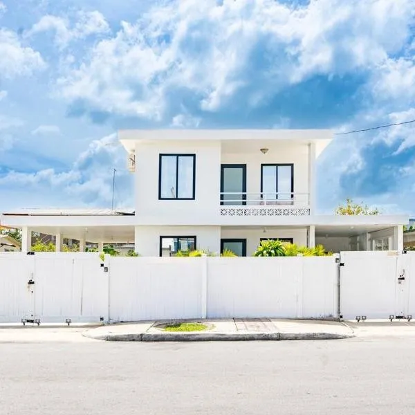 Tropical Getaway، فندق في أغواديلا