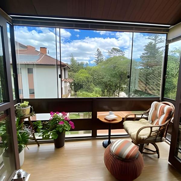 Duplex com ar Q/F. prox. ao lago. Faça tudo a pé!