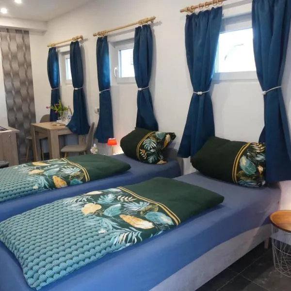 Privates Studio mit Parkplatz, hotel v mestu Euskirchen