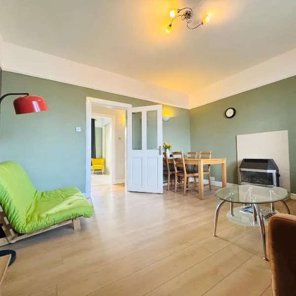 Peaceful Central Accessible Home with Great Amenities& Free Parking, hotel v Edinburghu