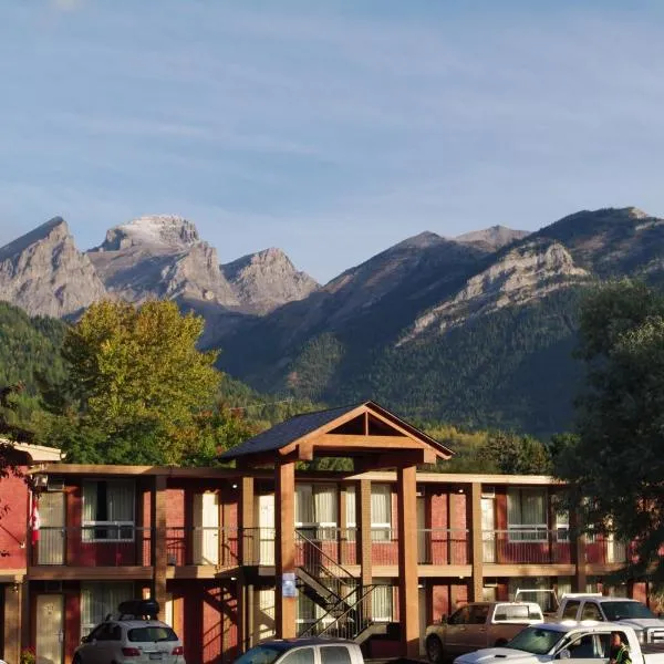 EasyStay Inn & Suites Fernie, hotel v destinaci Fernie