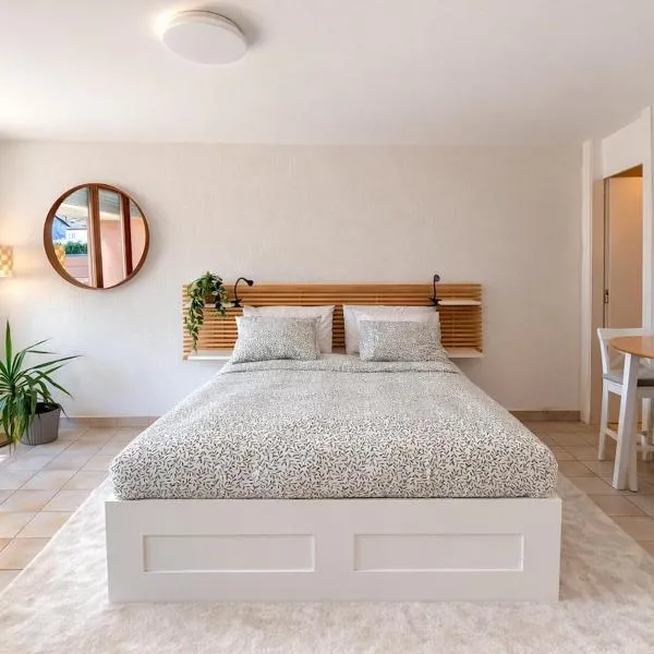 Bright studio Martigny - 30 min from Verbier - free parking, hotel i Martigny